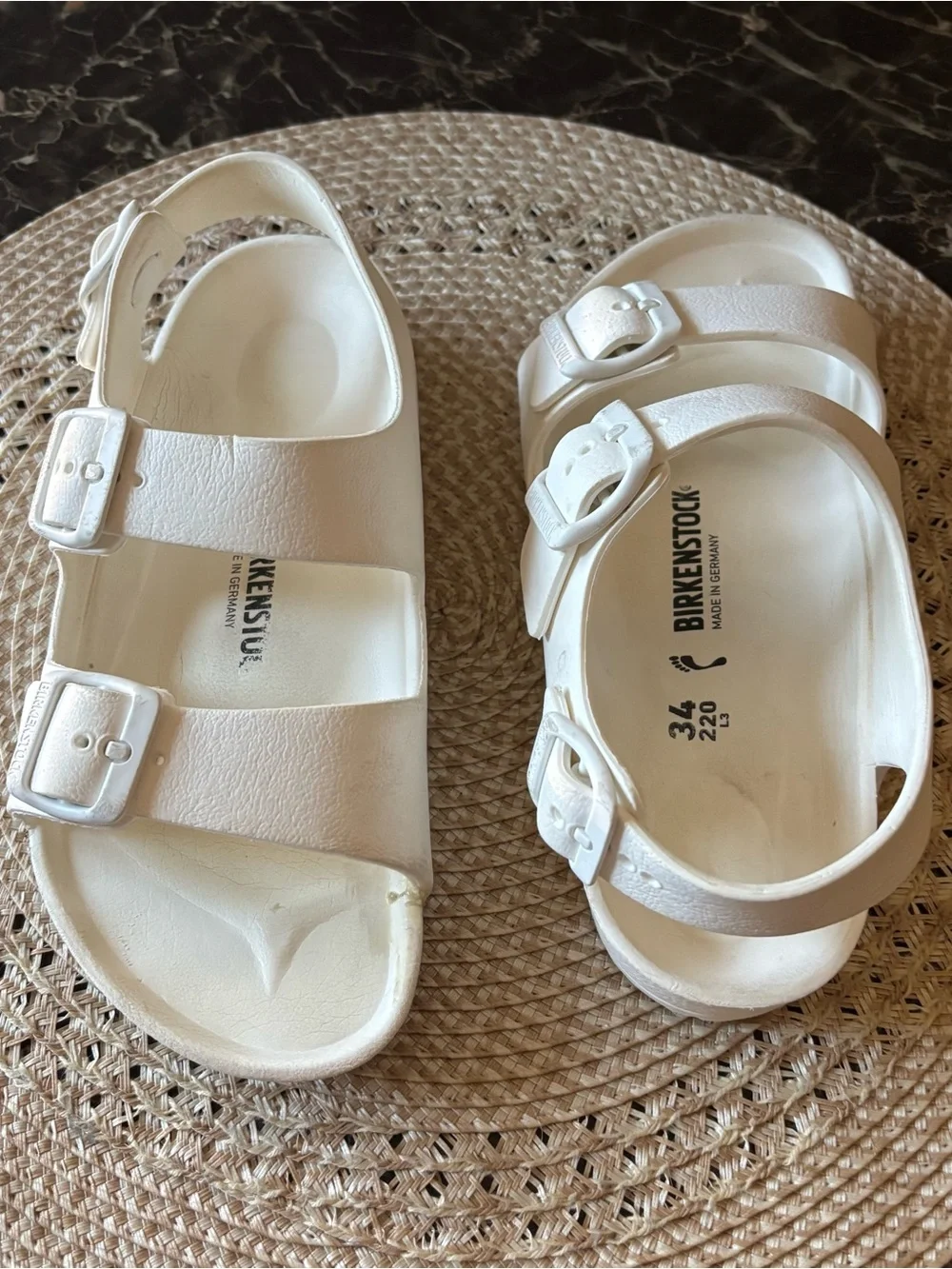 BIRKENSTOCK  Kid’s White Milano Sandals  Size US L3 EURO 34